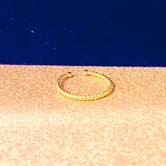 Gold Thin Rope Twisted Open Ring - Picture 4 of 4